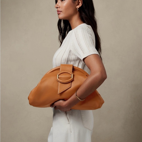 NWOT! Banana Republic Stella Cloud Clutch Tan Leather Large - Picture 2 of 9